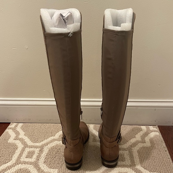 VINCE CAMUTO BOOTS - Picture 9 of 12